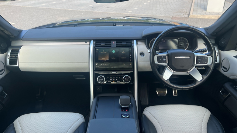 Land Rover Discovery 3.0 D300 R-Dynamic SE 5dr Auto Diesel Station Wagon